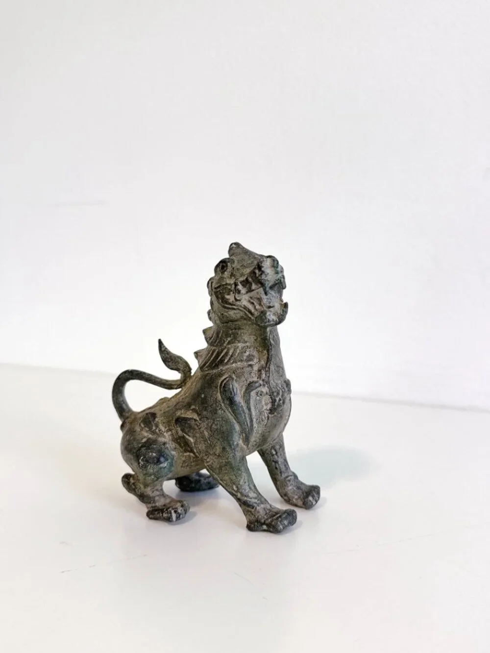 ANTIQUE CHINESE FOO DOG GUARDIAN LION METAL FIGURINE GREEN PATINA 4.75